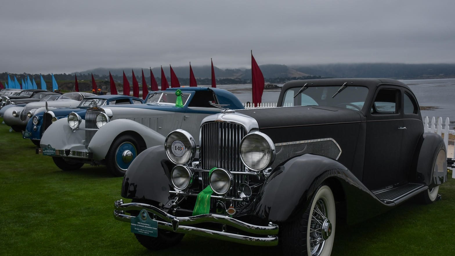 O gramado de Pebble Beach diante do Pacífico
